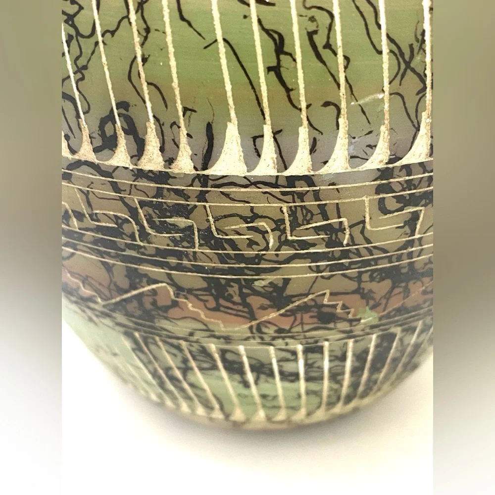 Dina Johnson Native American Navajo Indian Horse Hair Pottery Vase Artist Signed